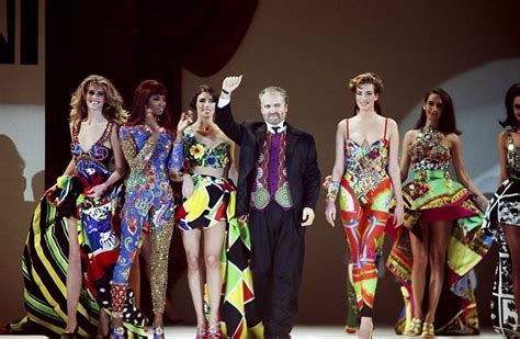 la modella di gianni versace|gianni versace stile.